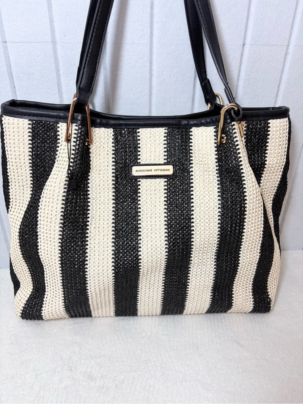 Adrienne Vittadini-The Sag Harbor Collection Straw Tote With Pouch. - Picture 3 of 10